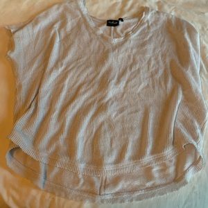 UO’s white short sleeve thermal!